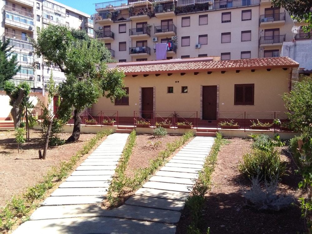 Hotel D'Orleans Palermo Bagian luar foto