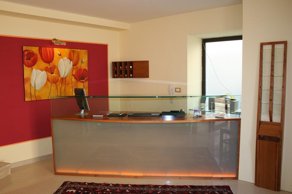 Hotel D'Orleans Palermo Bagian luar foto