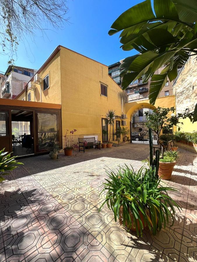 Hotel D'Orleans Palermo Bagian luar foto
