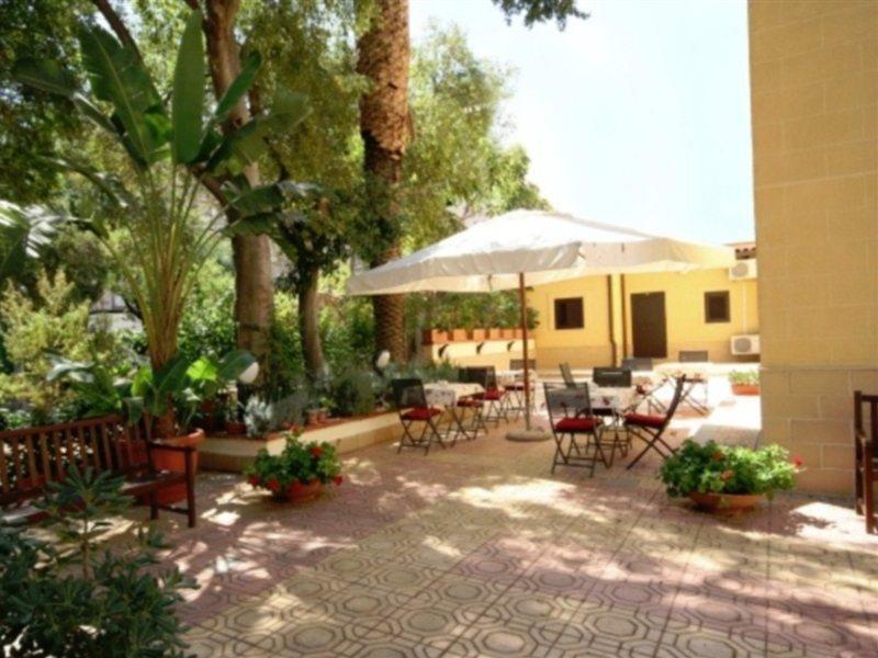 Hotel D'Orleans Palermo Bagian luar foto